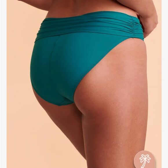 NWT 188.00 BLEU ROD Top + BOTTOM
Pulling Strings Shirred Halterikini Size 4 - Picture 6 of 9